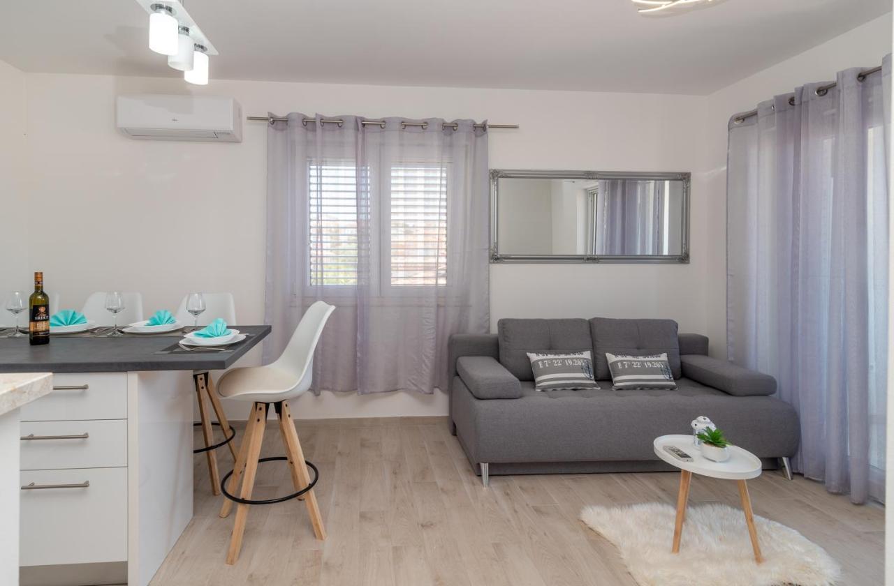 Toma Apartment Seget Vranjica