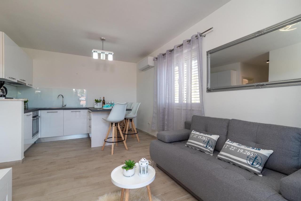 Toma Apartment *